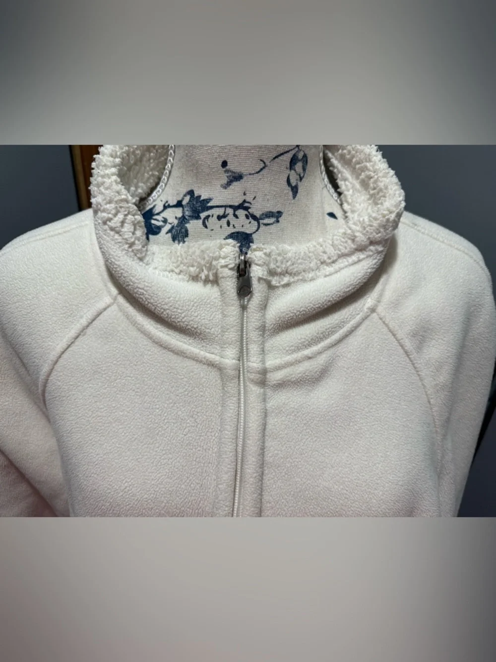 Green Tea White Full-Zip Teddy Bear Fleece Jacket (x-large) - Picture 2 of 13